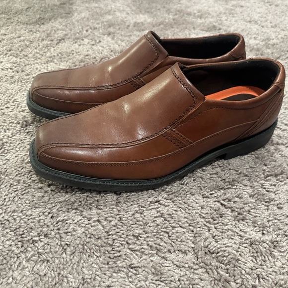 Rockport Slip on dress shoes. Size 11, only worn a handful of times. - Picture 1 of 3
